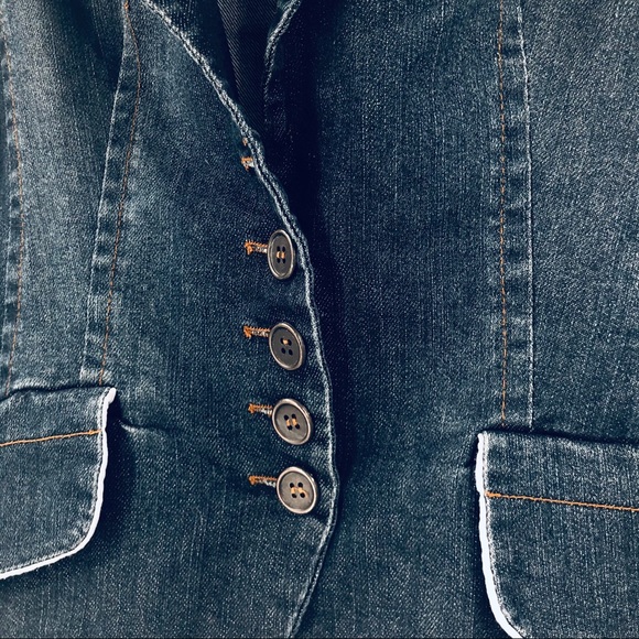 Zara | Fitted Denim Jacket - Picture 4 of 11